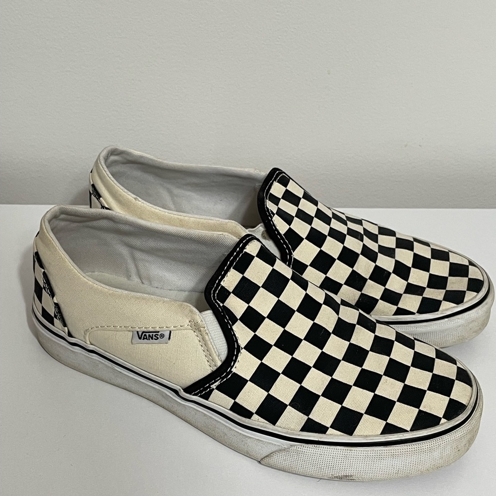 Checkered Vans women’s 8